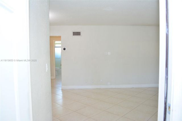 705 NE 2nd St 4, Hallandale Beach, FL 33009