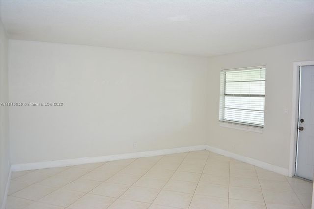 705 NE 2nd St 4, Hallandale Beach, FL 33009