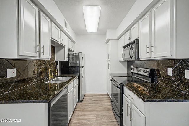 2625 E INDIAN SCHOOL Road 205, Phoenix, AZ 85016
