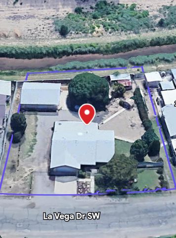 2528 La Vega Drive SW, Albuquerque, NM 87105