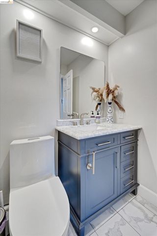 11550 Skyline Blvd, Oakland, CA 94619