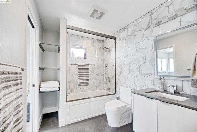 11550 Skyline Blvd, Oakland, CA 94619