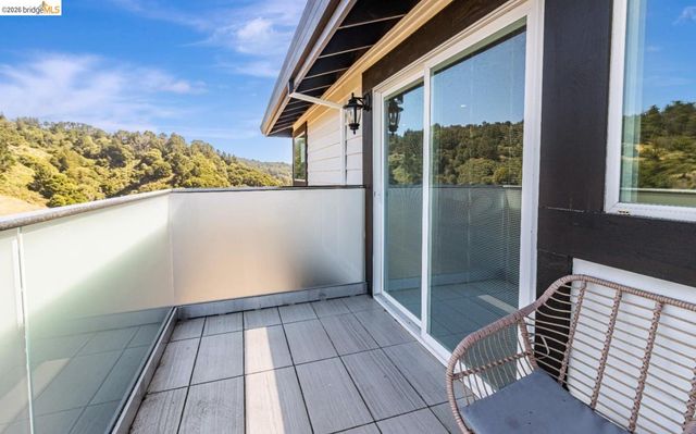 11550 Skyline Blvd, Oakland, CA 94619