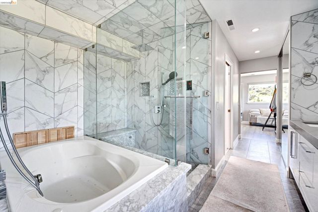 11550 Skyline Blvd, Oakland, CA 94619