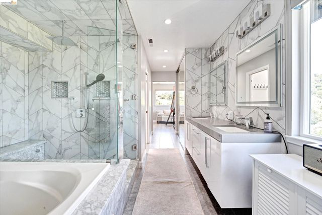 11550 Skyline Blvd, Oakland, CA 94619