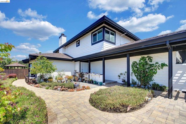 11550 Skyline Blvd, Oakland, CA 94619