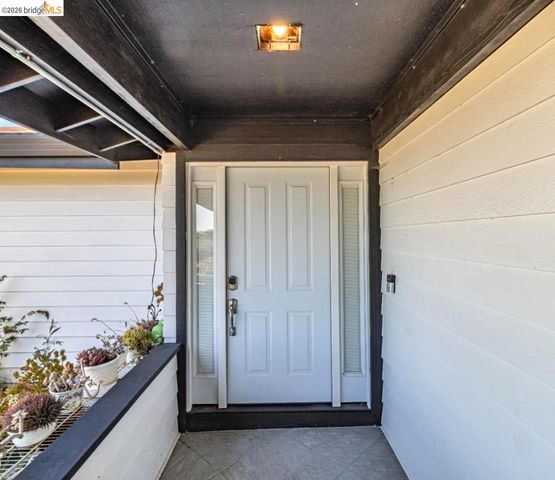 11550 Skyline Blvd, Oakland, CA 94619