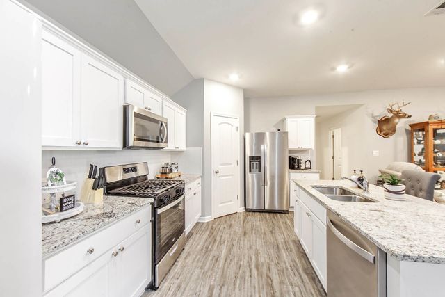 23136 Planters Dr, Vacherie, LA 70090