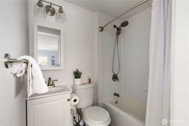 4901 Thistle Lane, Freeland, WA 98249