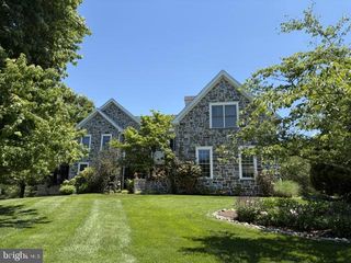 1670 ROYAL BERKSHIRE CIR, West Chester, PA 19380