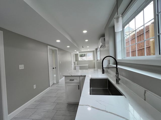 561 Potters Ave, Providence, RI 02907