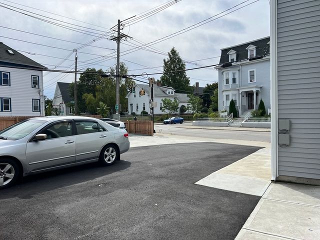 561 Potters Ave, Providence, RI 02907