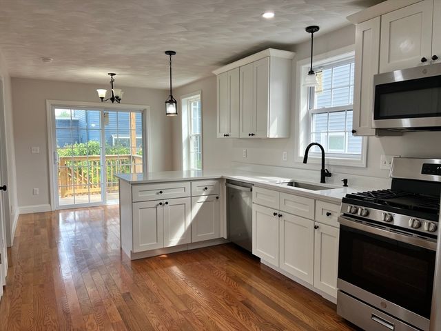 561 Potters Ave, Providence, RI 02907