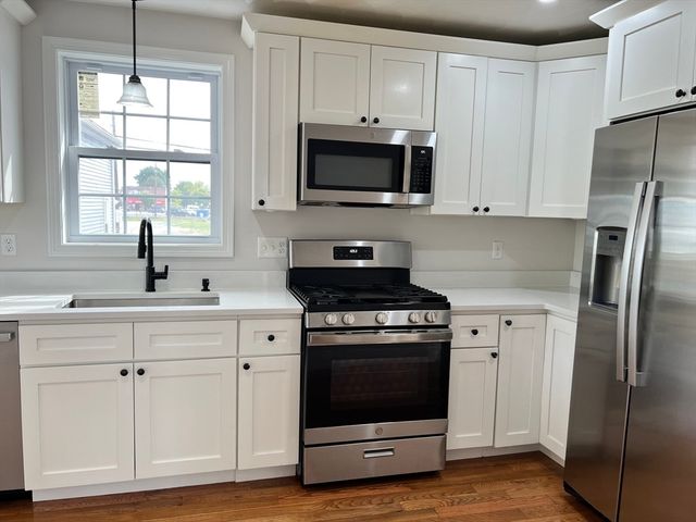 561 Potters Ave, Providence, RI 02907