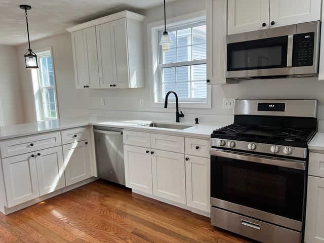 561 Potters Ave, Providence, RI 02907