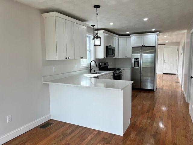 561 Potters Ave, Providence, RI 02907