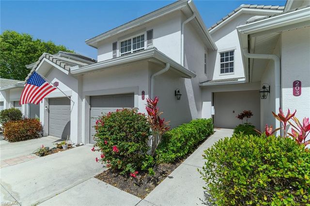 8375 Whisper Trace LN 202, Naples, FL 34114