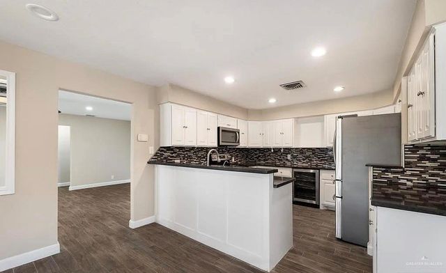 716 E Palm Valley E Drive, Harlingen, TX 78552