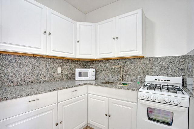 1656 Polk St 6, Hollywood, FL 33020