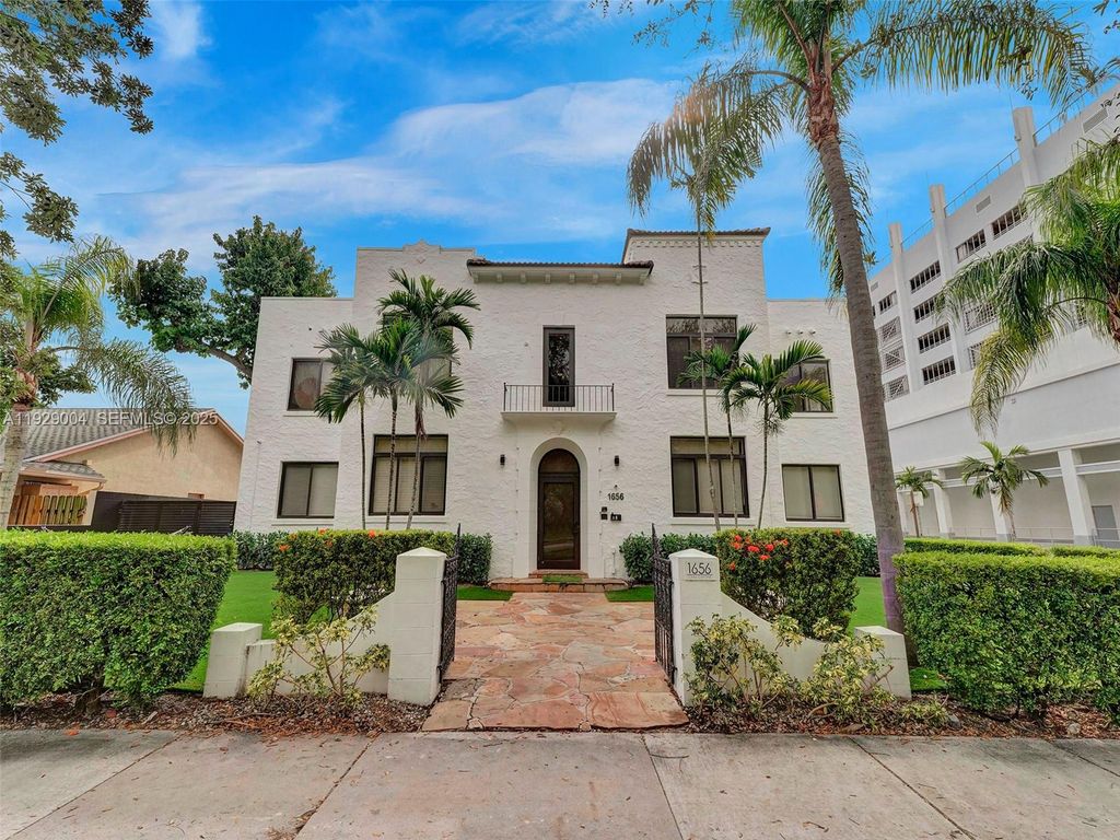 1656 Polk St 6, Hollywood, FL 33020