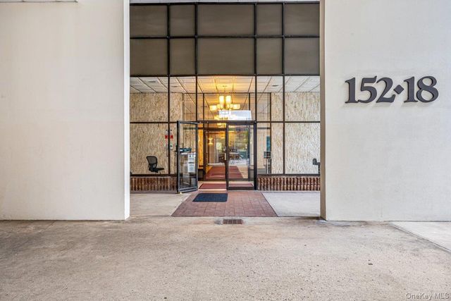 152-18 Union Turnpike 12R, Flushing, NY 11367