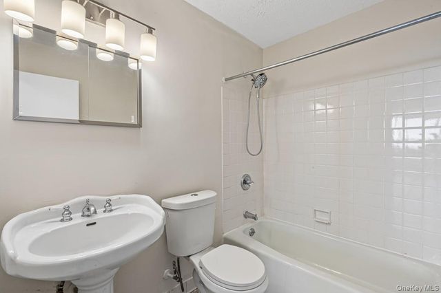 152-18 Union Turnpike 12R, Flushing, NY 11367