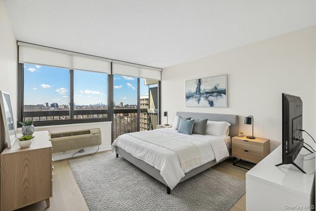 152-18 Union Turnpike 12R, Flushing, NY 11367