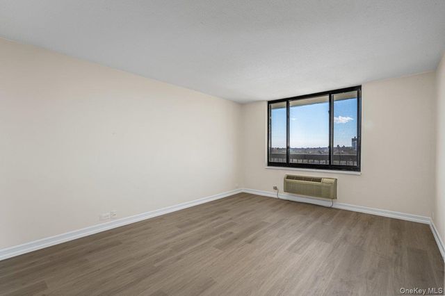 152-18 Union Turnpike 12R, Flushing, NY 11367