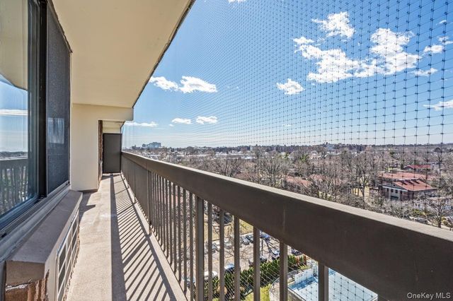 152-18 Union Turnpike 12R, Flushing, NY 11367