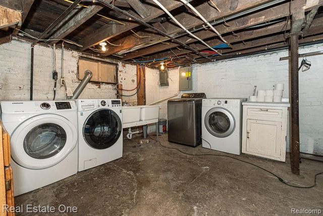 40 Moser Place, Mount Clemens, MI 48043