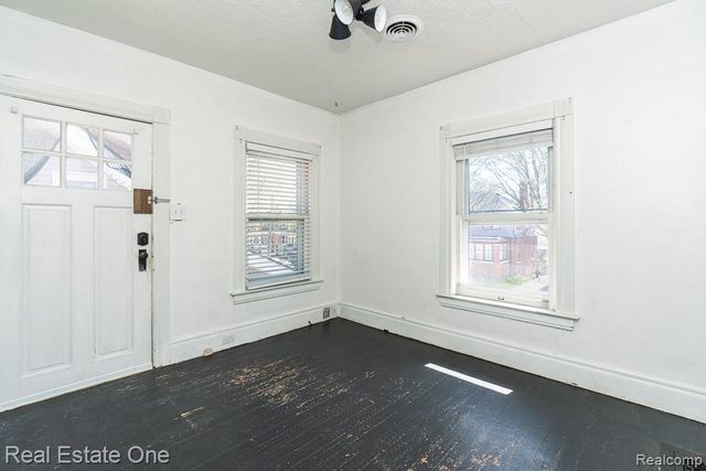 40 Moser Place, Mount Clemens, MI 48043