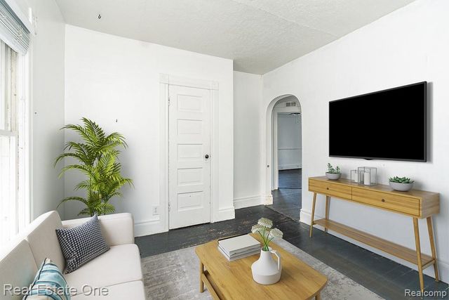 40 Moser Place, Mount Clemens, MI 48043