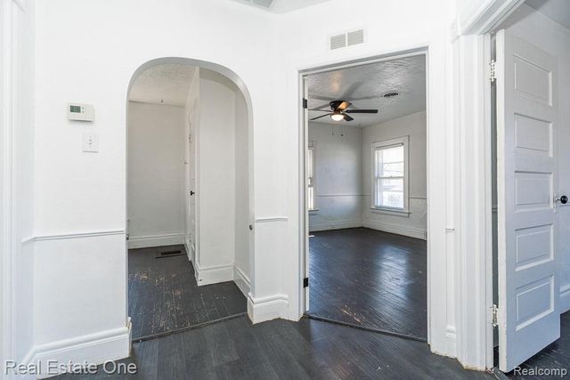 40 Moser Place, Mount Clemens, MI 48043