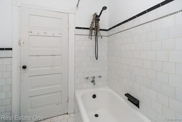 40 Moser Place, Mount Clemens, MI 48043