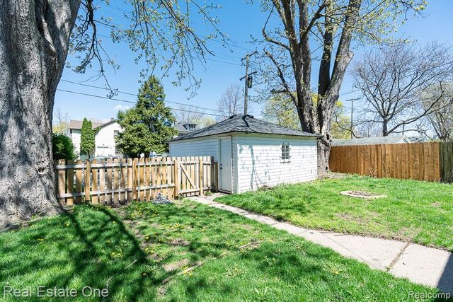 40 Moser Place, Mount Clemens, MI 48043