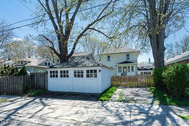 40 Moser Place, Mount Clemens, MI 48043