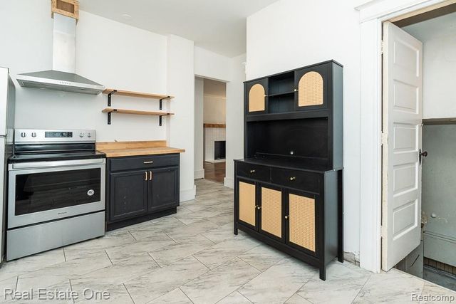 40 Moser Place, Mount Clemens, MI 48043