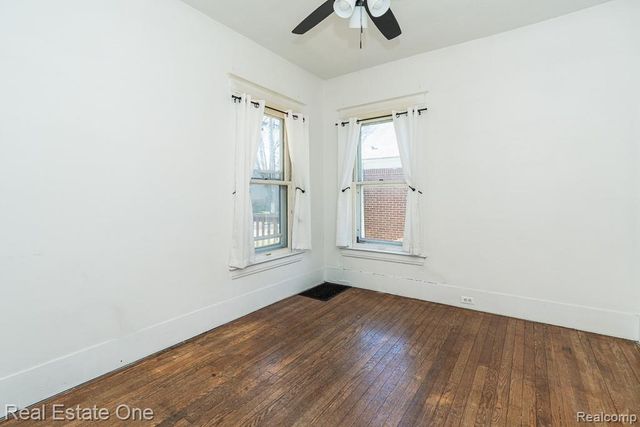 40 Moser Place, Mount Clemens, MI 48043