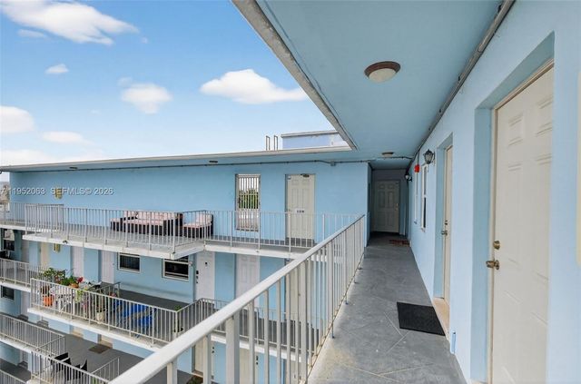 801 Meridian Ave PHB, Miami Beach, FL 33139