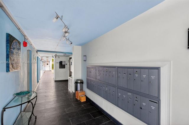 801 Meridian Ave PHB, Miami Beach, FL 33139