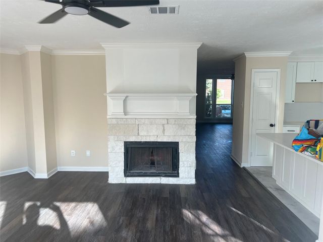 8023 Carmel Circle, Houston, TX 77095