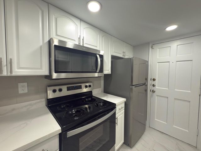 14333 Memorial Drive 36, Houston, TX 77079
