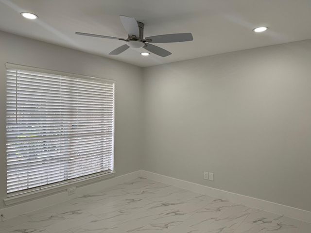 14333 Memorial Drive 36, Houston, TX 77079