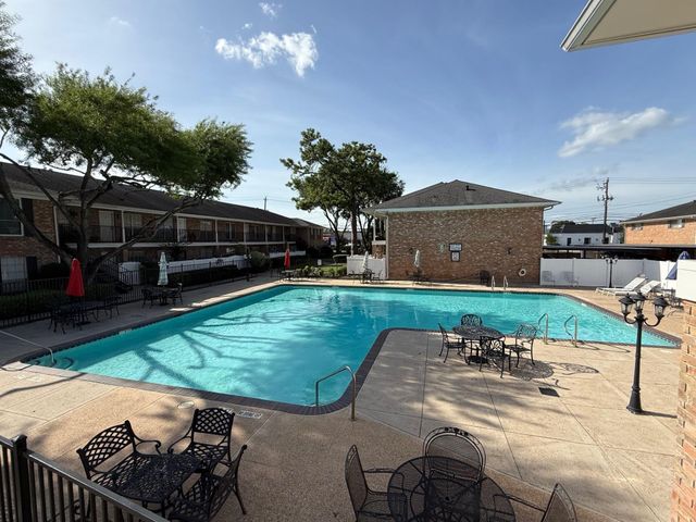 14333 Memorial Drive 36, Houston, TX 77079
