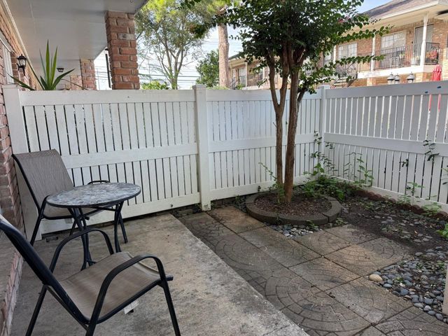 14333 Memorial Drive 36, Houston, TX 77079