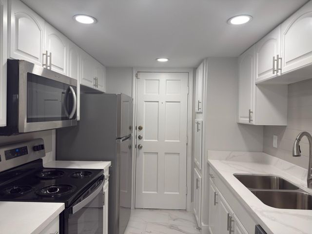 14333 Memorial Drive 36, Houston, TX 77079