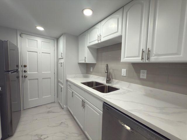 14333 Memorial Drive 36, Houston, TX 77079
