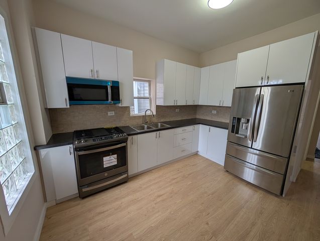 654 E 92nd Place, Chicago, IL 60619