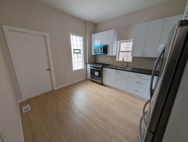654 E 92nd Place, Chicago, IL 60619