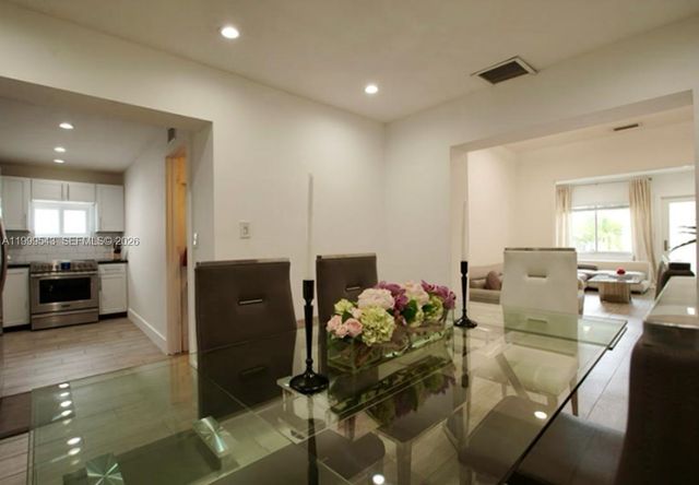 3675 SW 26th St, Miami, FL 33133